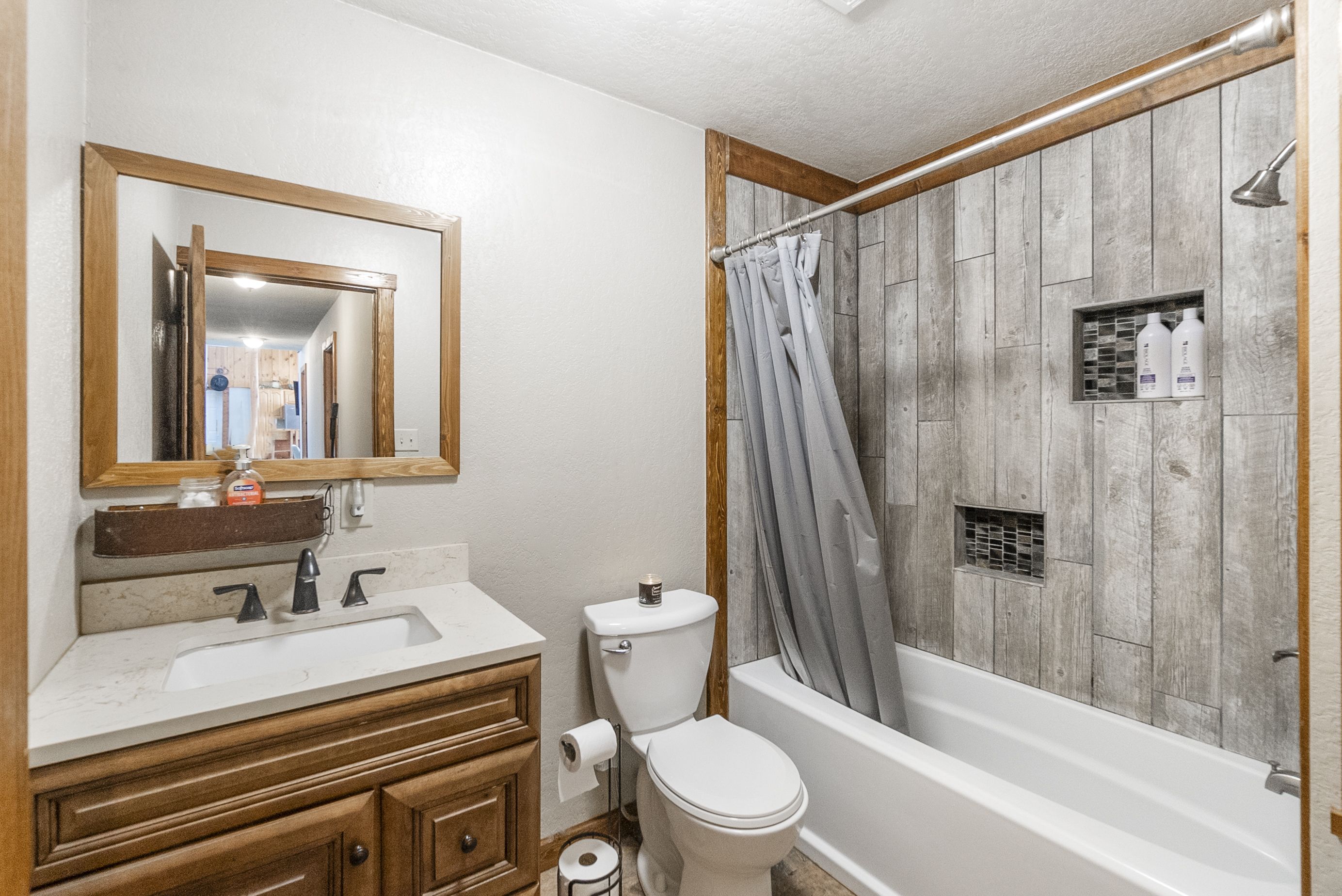 Listing Photo: 25-print-3251 Brandon Diagonal Blvd_Edits (25 of 52)